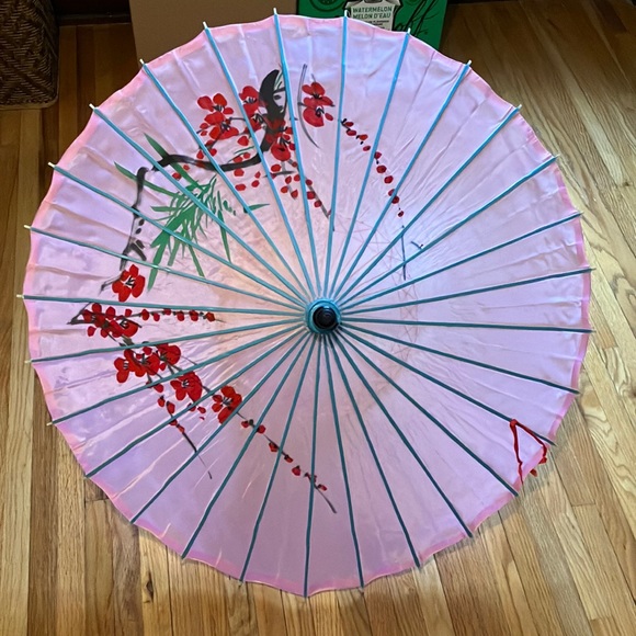 Chinese Parasol - Picture 1 of 8